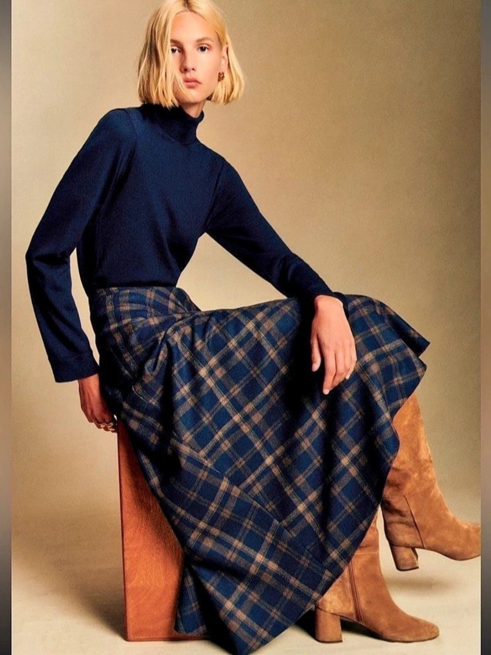 ISO Sezane Orlane Skirt Navy size 4 or 6